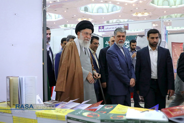 بازدید مقام معظم رهبری از سی و‌‌ دومین نمایشگاه بین‌المللی کتاب تهران