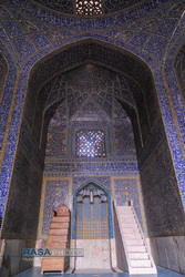 محراب رفیع و زیبای مسجد مدرسه علمیه تاریخی حضرت امام صادق(ع) چهارباغ اصفهان