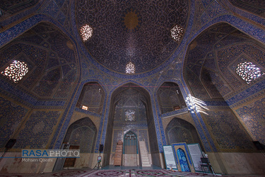 نمایی از یکی از شبستان های مسجد موجود در مسجد مدرسه علمیه تاریخی حضرت امام صادق(ع) (مدرسه چهارباغ اصفهان) 