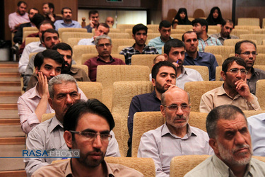 نشست تخصصی طرح تقویت مبانی اعتقادی در شهرکرد با حضور و سخنرانی حجت الاسلام والمسلمین طائب