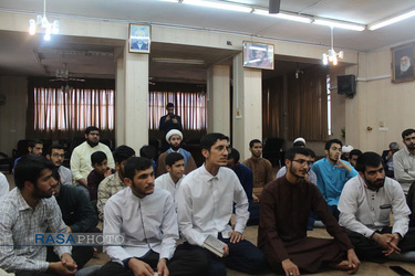 دیدار طلاب شرکت کننده در دوره حفظ قرآن کریم حوزه علمیه خوزستان با آیت الله موسوی جزایری