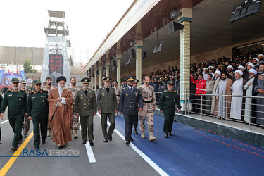 مراسم دانش‌آموختگی دانشجویان دانشگاههای افسری ارتش در دانشگاه خاتم‌الانبیاء(ص) با حضور رهبر انقلاب