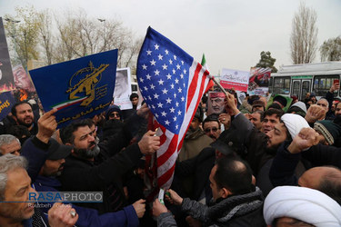 راهپیمایی نمازگزاران تهرانی در حمایت از عزت و اقتدار نظام اسلامی