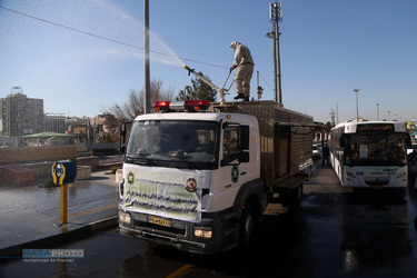 عملیات ضد عفونی معابر شهری توسط نیرو‌های مسلح در قم