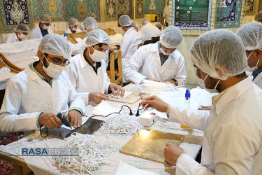 کارگاه جهادی تولید ماسک در حسینیه بنی فاطمه اصفهان