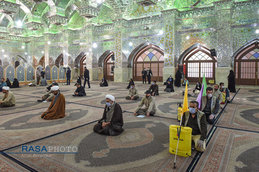 توزیع اقلام بهداشتی بین مجاورین حرم امامزاده سید علاالدین حسین (ع) شیراز