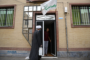 ضدعفونی معابر و توزیع اقلام بهداشتی توسط طلاب و جوانان غیر ایرانی شباب المقاومه