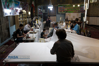 کارگاه جهادی تولید ماسک توسط اهالی مسجد حندق آباد تهران