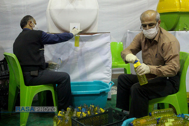 تولید محلول‌های ضد عفونی کننده توسط قرارگاه جهادی امام حسن مجتبی (علیه السلام) استان مازندران