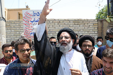 حضور نماینده ولی فقیه در استان خوزستان در میان کارگران نیشکر هفت تپه