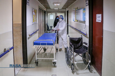 حضور جهادی طلاب در بیمارستان گلستان اهواز