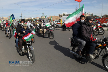 راهپیمایی خودرویی یوم الله ۲۲ بهمن در قم