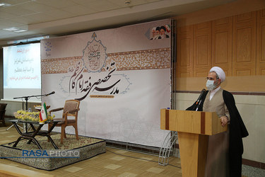 مراسم تجلیل با حضور آیت الله اعرافی در مدرسه علمیه حضرت امام کاظم (علیه السلام)