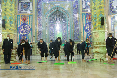 غبار روبی مسجد مقدس جمکران در آغاز دهه مهدویت