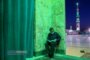 ضبط برنامه تلوزیونی جزء خوانی قرآن کریم در مسجد مقدس جمکران
