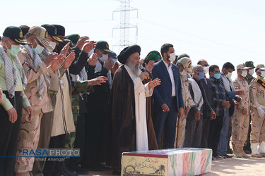 تشییع شهید ۱۷ ساله گمنام دفاع مقدس در مرزبانی خوزستان