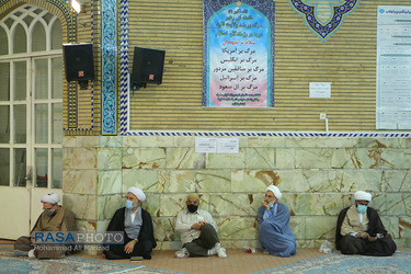 نشست تعدادی از طلاب تهران، البرز، قم و مرکزی با حضور آیت الله اراکی