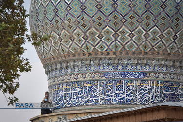 آیین تعویض پرچم حرم حضرت احمد بن موسی الکاظم در شیراز
