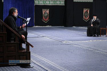 عزاداری شام غریبان حسینی (ع) در حسینیه امام خمینی (ره) با حضور مقام معظم رهبری