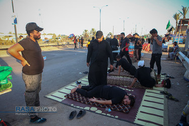 پیاده روی زوار اربعین حسینی در مسیر کاظمین به کربلا