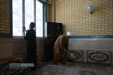 آئین تکریم و غبارروبی مسجد با حضور حجت الاسلام قمی