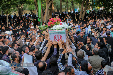 تشییع سه شهید دفاع مقدس در اصفهان