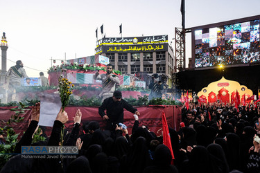وداع با پیکر شهدا مدافع حرم در میدان امام حسین (ع) تهران