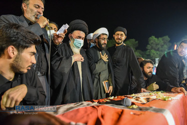 وداع با پیکر شهید بی سر مدافع حرم، عبد الله اسکندری در هیئت رهپویان وصال شیراز