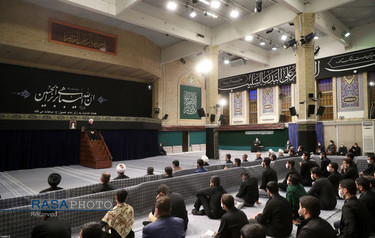 عزاداری اربعین حسینی هیئت‌های دانشجویی در حسینیه امام خمینی (ره) با حضور مقام معظم رهبری
