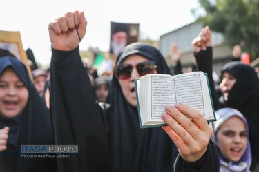 راهپیمایی مردم انقلابی قم علیه اغتشاشگران