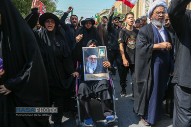 راهپیمایی مردم انقلابی قم علیه اغتشاشگران