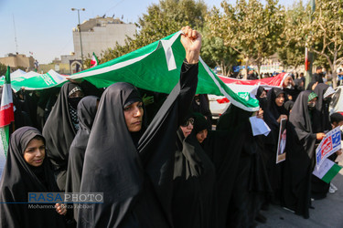 راهپیمایی مردم انقلابی قم علیه اغتشاشگران