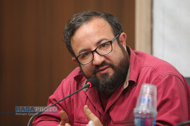 حامد اشتری کارشناس و منتقد ادبی