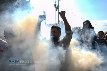 راهپیمایی مردم قم در محکومیت حادثه تروریستی حرم شاهچراغ