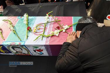 مراسم تشییع و وداع با پیکرهای دو شهید حادثه تروریستی کرمان و یک شهید تازه تفحص شده دفاع مقدس در مشهد