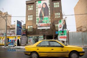 تبلیغات نامزدهای انتخابات مجلس در سطح شهر قم