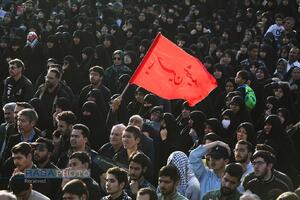 اجتماع مردم مشهد در پی شهادت رئیس جمهور و همراهان