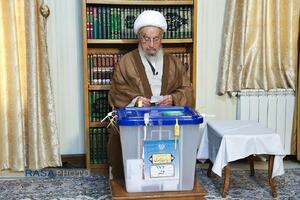 مشارکت حضرت آیت الله مکارم شیرازی از مراجع تقلید در چهاردهمین انتخابات ریاست جمهوری