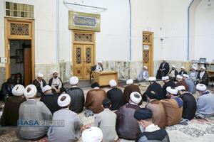دیدار اعضای مجمع نمایندگان طلاب با آیت الله شب زنده‌دار