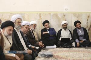 دیدار اعضای مجمع نمایندگان طلاب با آیت الله شب زنده‌دار