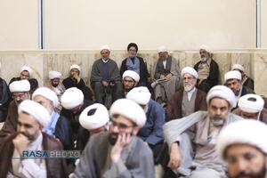 دیدار اعضای مجمع نمایندگان طلاب با آیت الله شب زنده‌دار