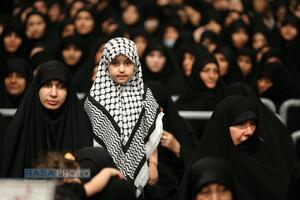مراسم عزاداری شب عاشورای حسینی (علیه‌السلام) با حضور رهبر انقلاب
