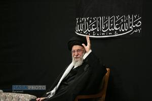 مراسم عزاداری شب عاشورای حسینی (علیه‌السلام) با حضور رهبر انقلاب