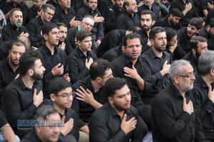 مراسم عزاداری شام غریبان حسینی (علیه‌السلام) در حسینیه امام خمینی (ره)