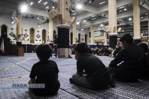 مراسم عزاداری شام غریبان حسینی (علیه‌السلام) در حسینیه امام خمینی (ره)