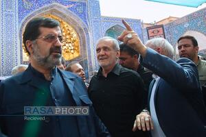 تشرف رئیس‌جمهور به حرم مطهر حضرت معصومه (سلام‌الله‌علیها)