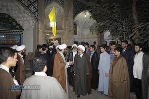 حضور آیت الله مروی در حجرات و گفتگوی صمیمی با طلاب در جریان بازدید از مدرسه علمیه جهانگیرخان قم