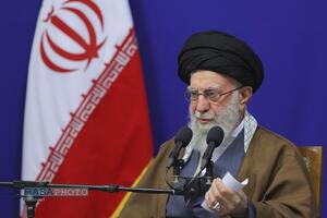 دیدار دست‌اندرکاران کنگره بین‌المللی میرزای نائینی با رهبر معظم انقلاب