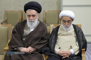 دیدار دست‌اندرکاران کنگره بین‌المللی میرزای نائینی با رهبر معظم انقلاب