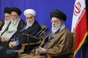 دیدار دست‌اندرکاران کنگره بین‌المللی میرزای نائینی با رهبر معظم انقلاب